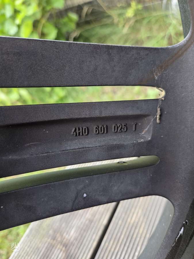 Audi A8, lengvojo lydinio, R20