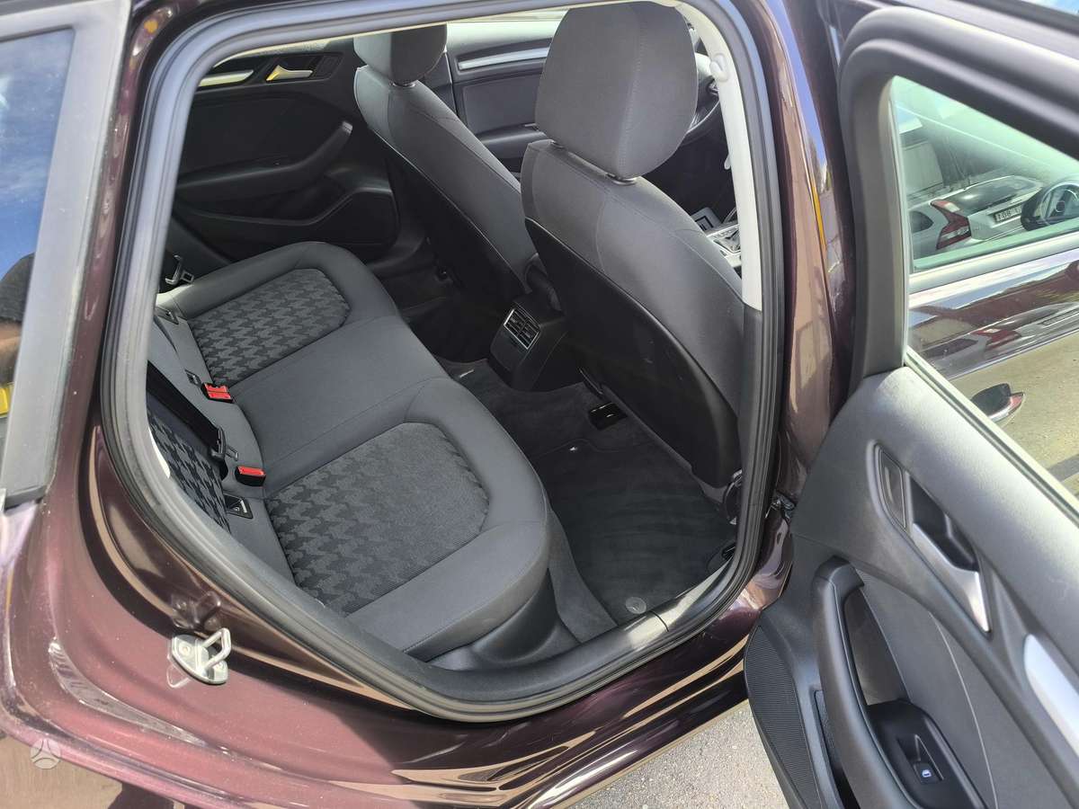 Audi A3, 1.6 l., Хэтчбек