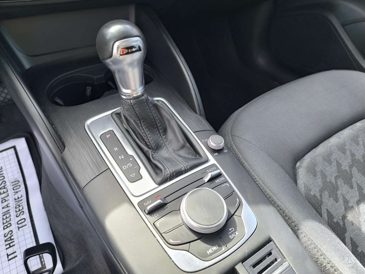 Audi A3, 1.6 l., hečbekas