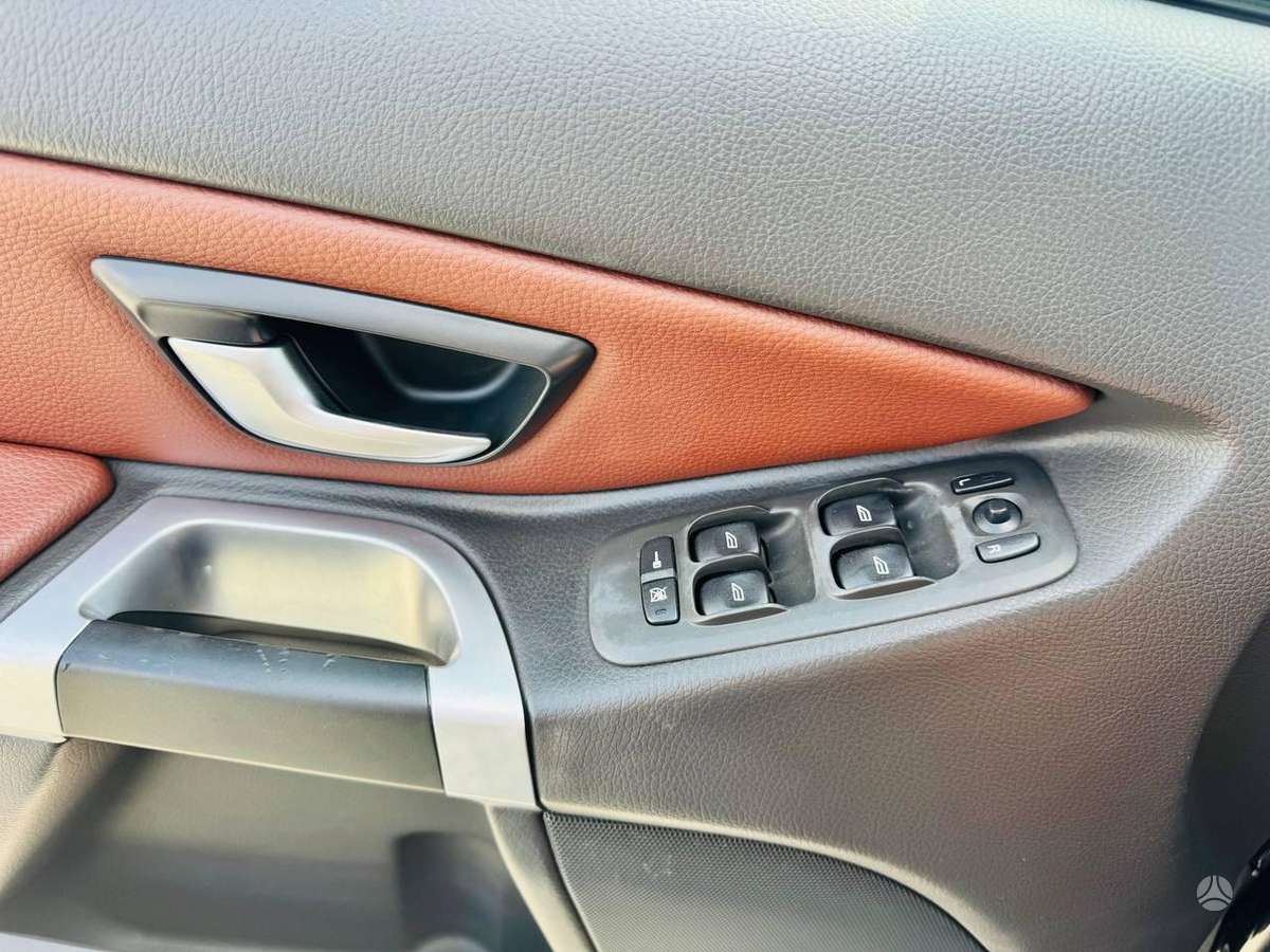 Volvo XC90 - 10