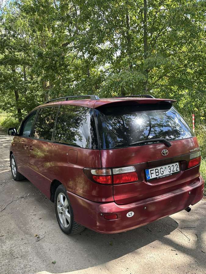 Toyota Previa, universalas
