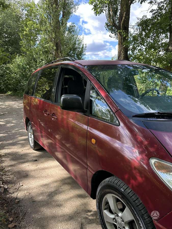 Toyota Previa, Универсал