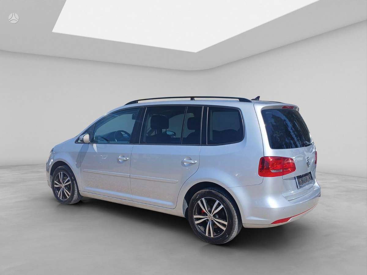 Volkswagen Touran - 6