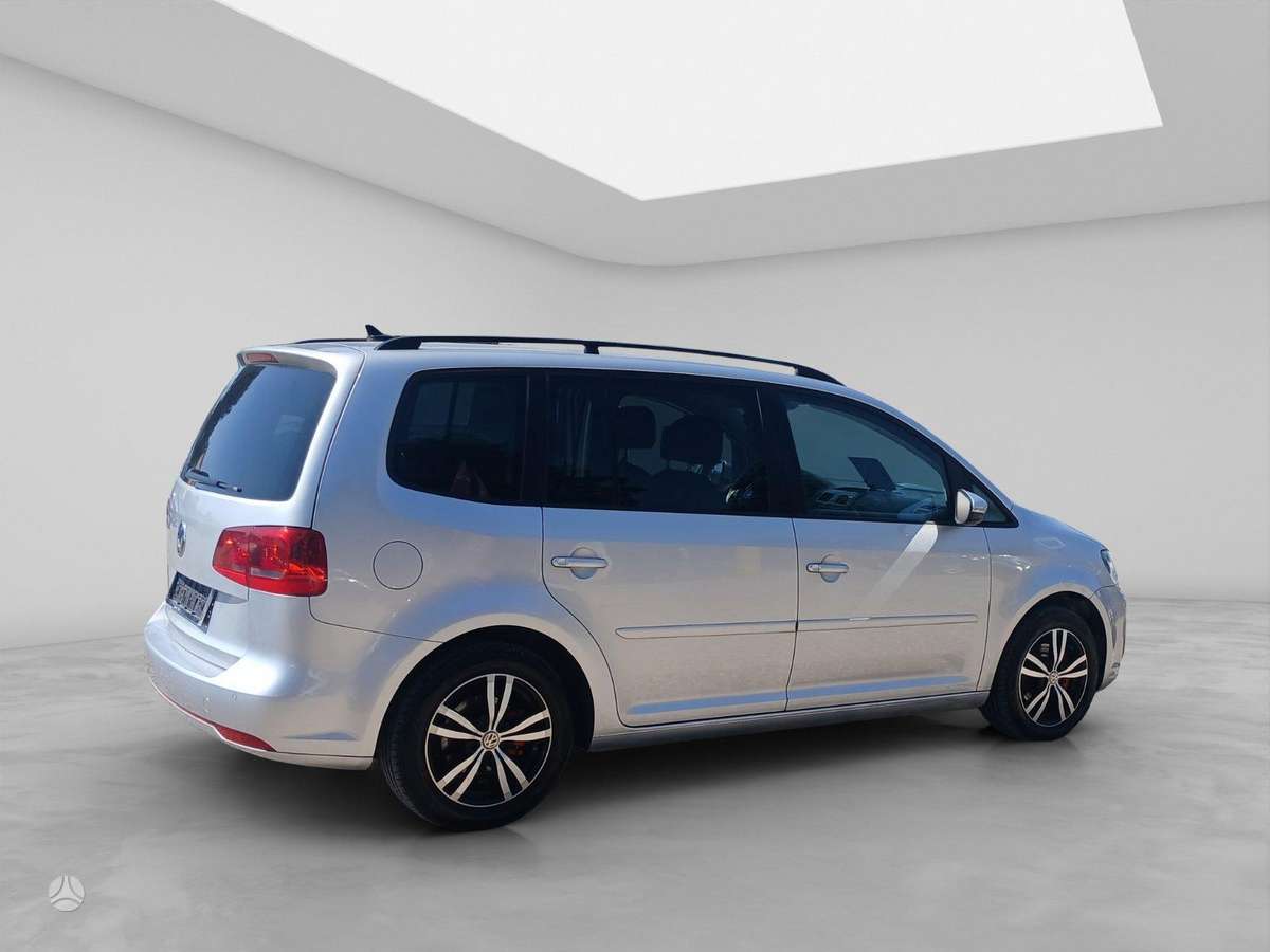 Volkswagen Touran - 5
