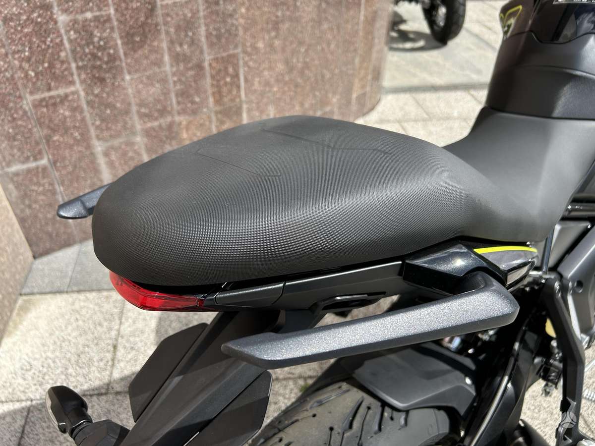 Triumph Tiger 800cc, enduro / adventure