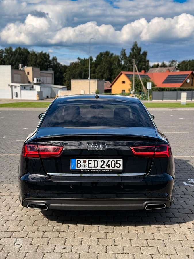 Audi A6, 2.0 l., Седан
