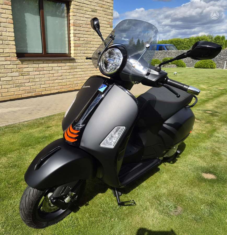 Piaggio Vespa 125cc, scooters / mopeds