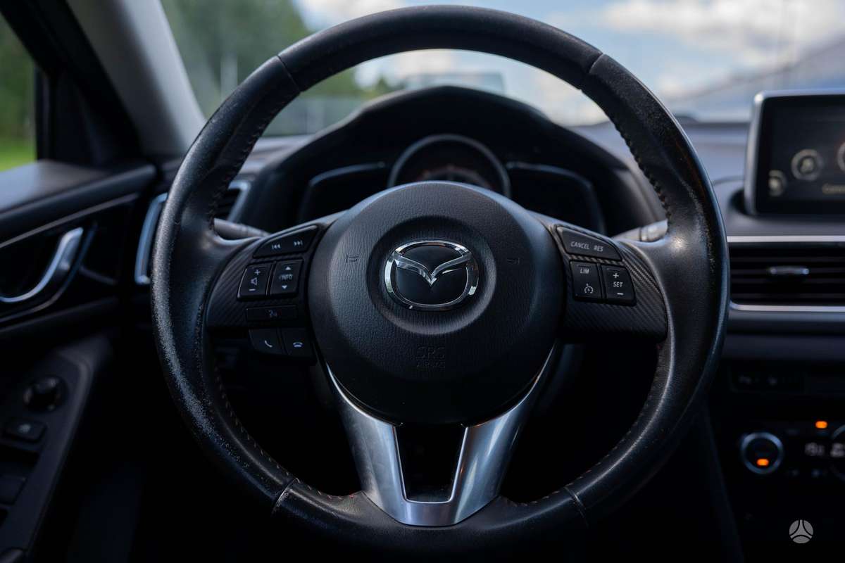 Mazda 3, 2.0 l., hatchback