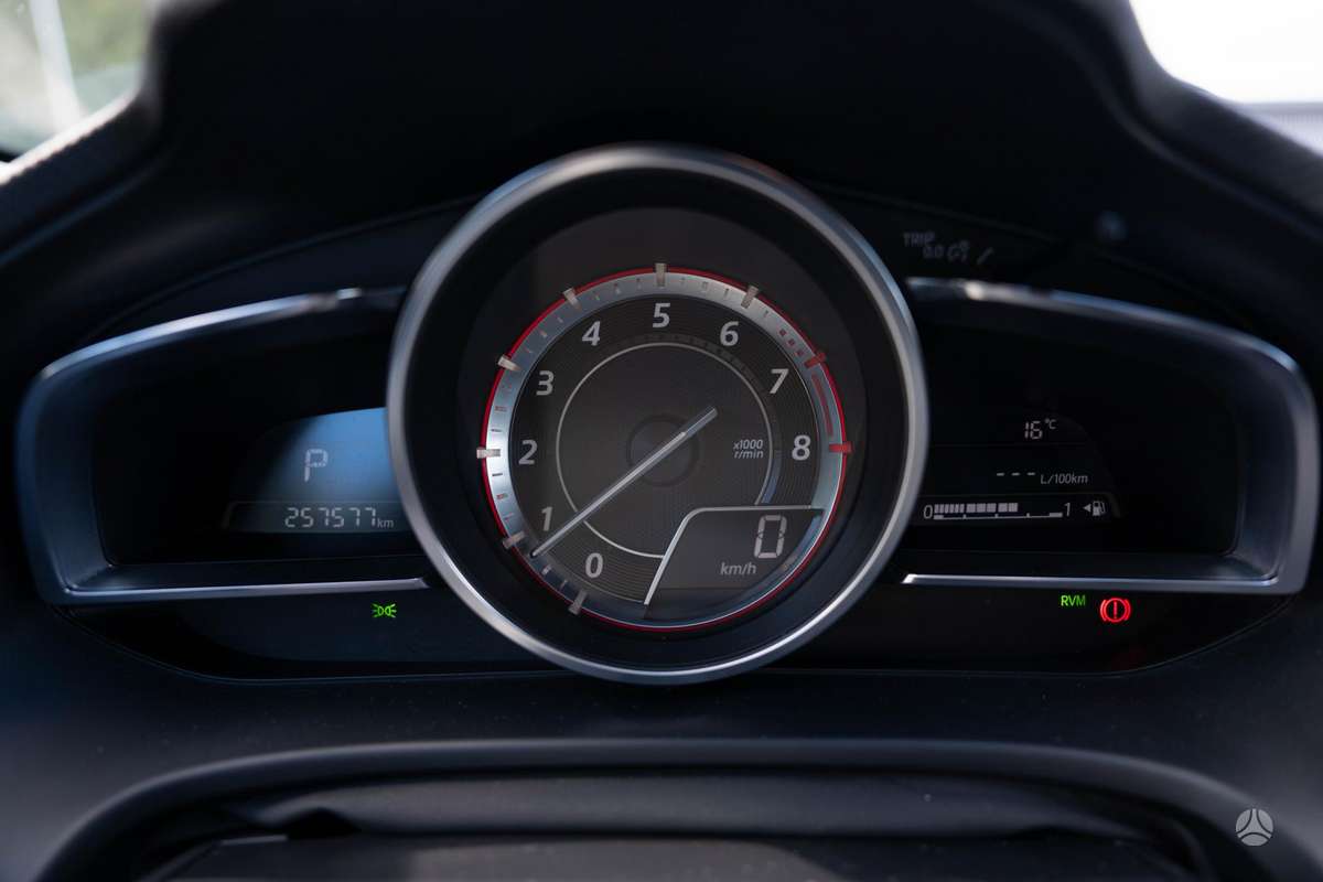 Mazda 3, 2.0 l., Хэтчбек