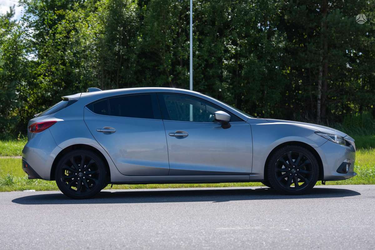 Mazda 3, 2.0 l., hatchback