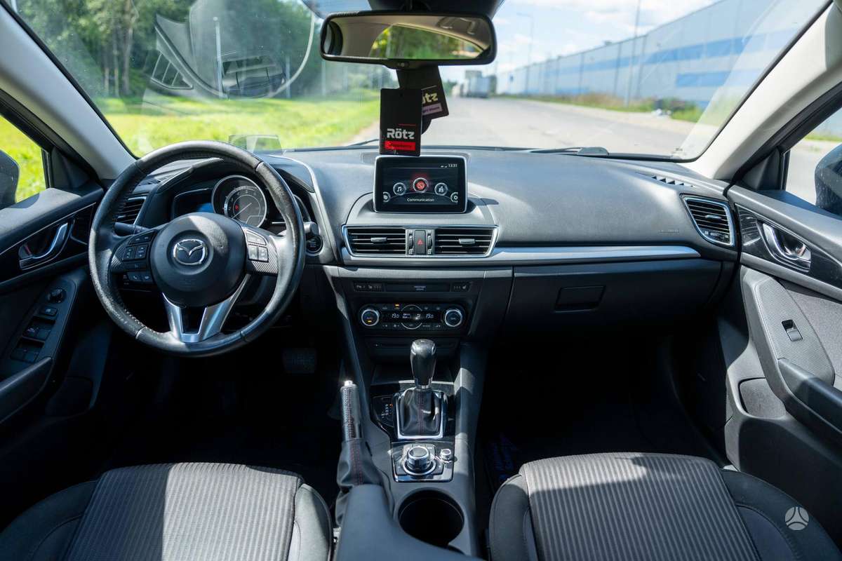 Mazda 3, 2.0 l., hatchback