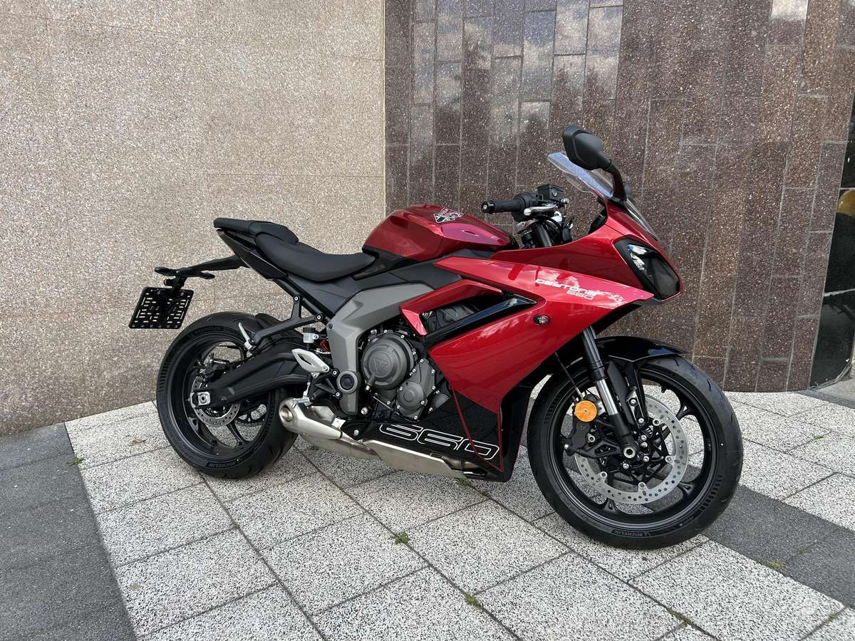Triumph Daytona 660cc, superbikes