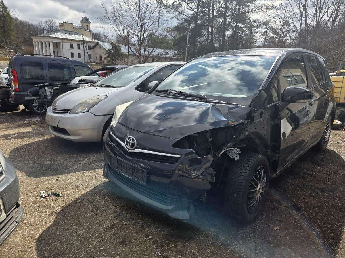 Toyota Verso-S - 3