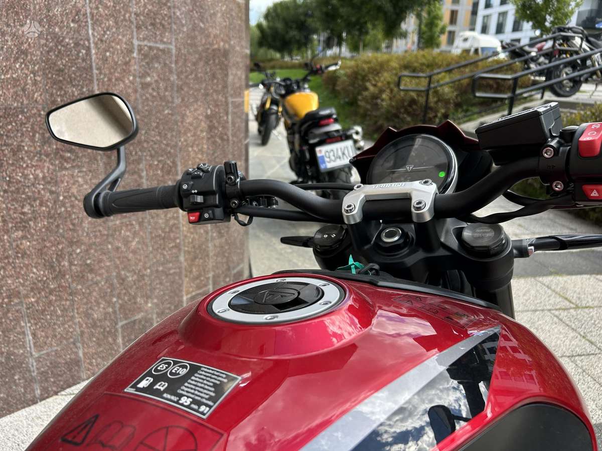Triumph Trident 798cc, street / klasikiniai