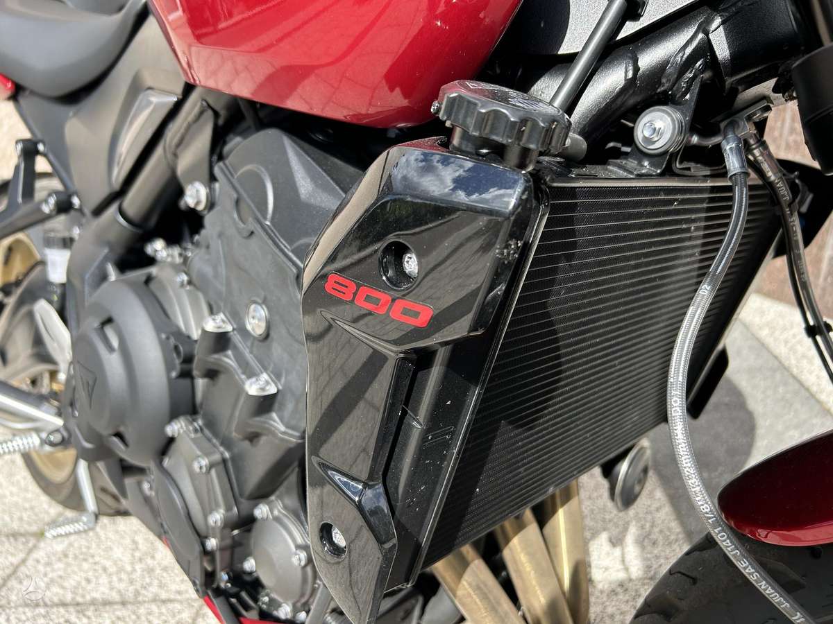 Triumph Trident 798cc, street / классические