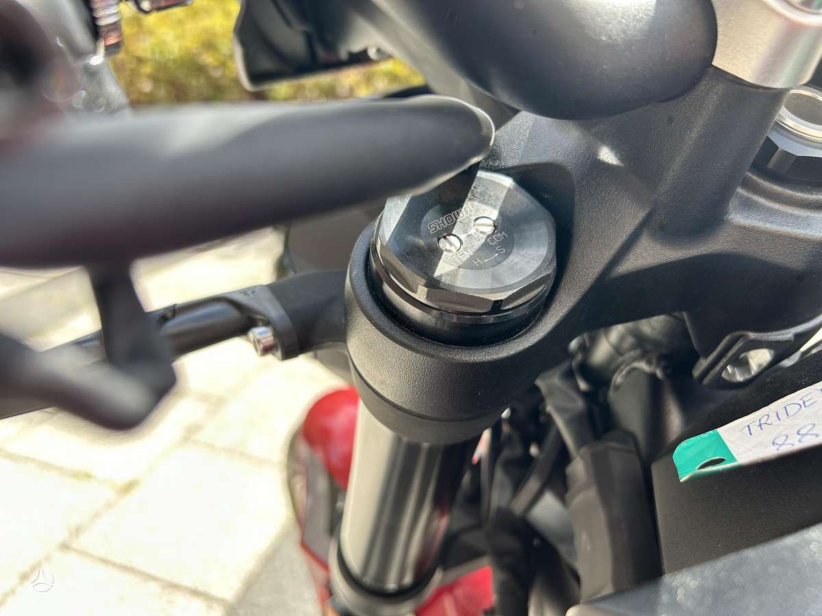 Triumph Trident 798cc, street / klasikiniai