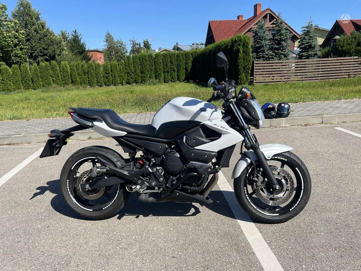 Yamaha XJ6 600cc, street / classic