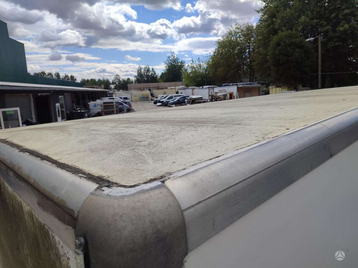 Mercedes-Benz Sprinter, shipping (storage) containers