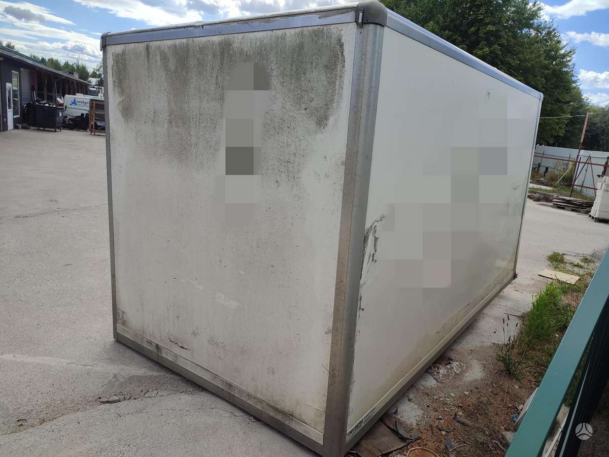 Mercedes-Benz Sprinter, shipping (storage) containers