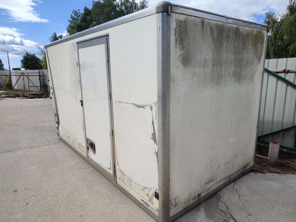 Mercedes-Benz Sprinter, shipping (storage) containers