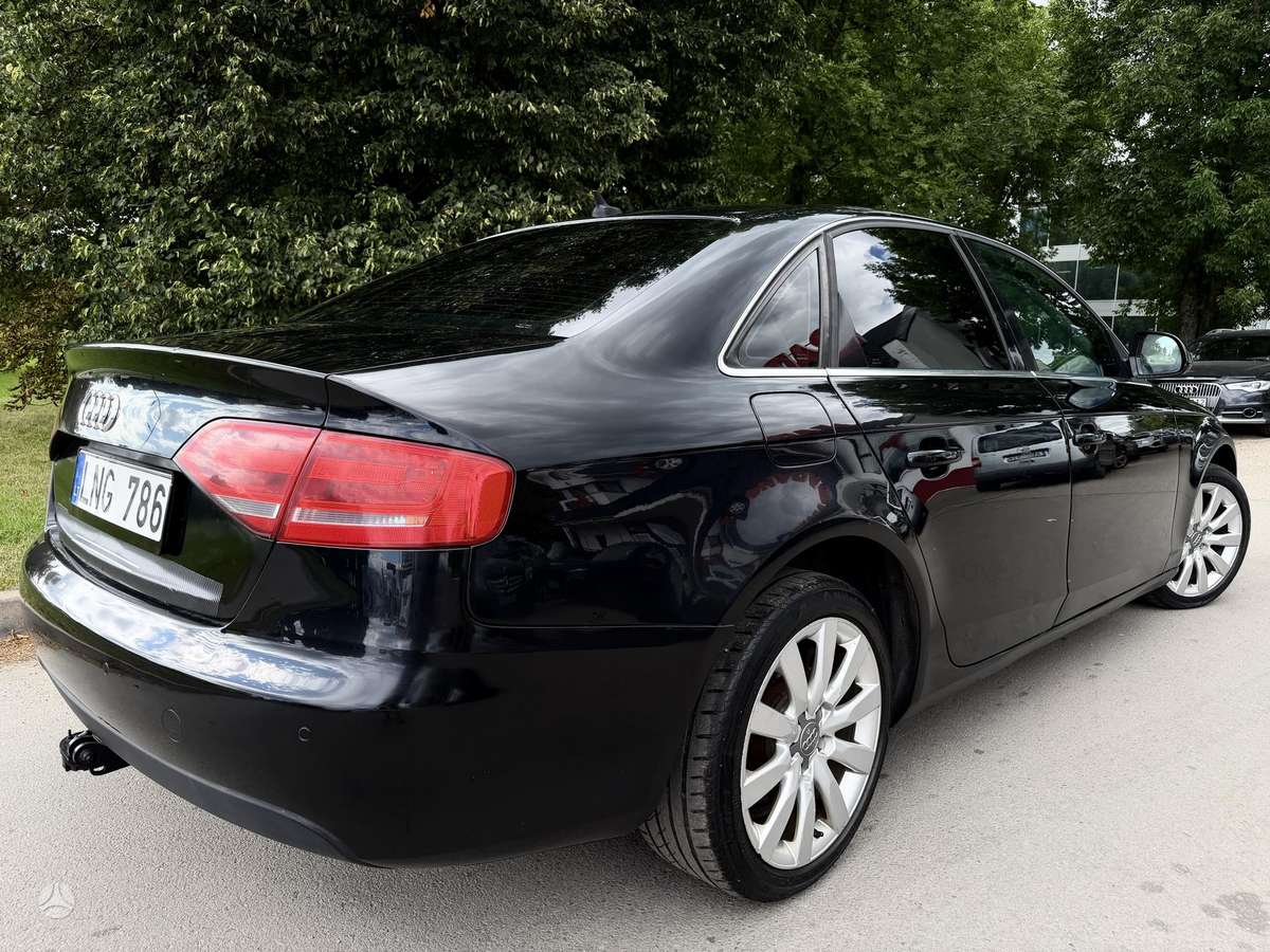 Audi A4, 2.0 l., Седан