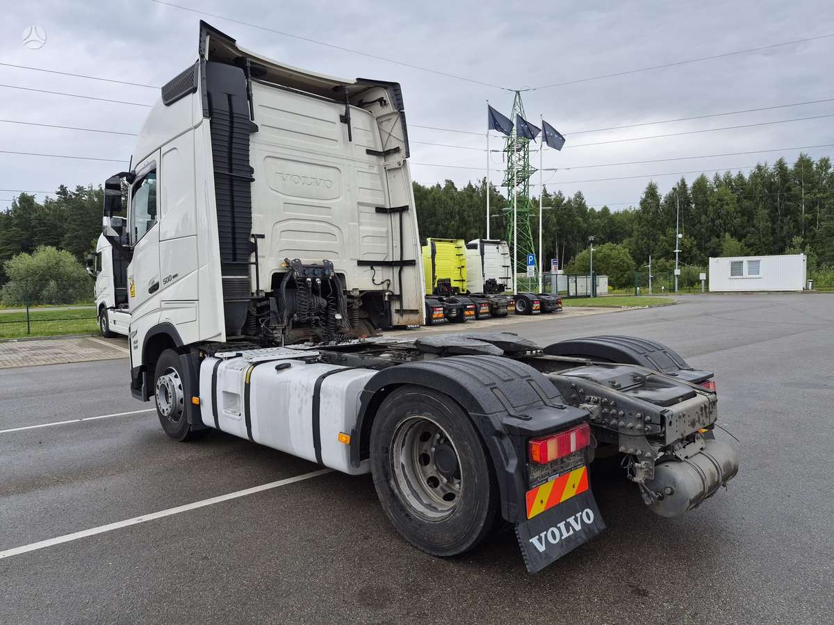 Volvo FH, double sleeper
