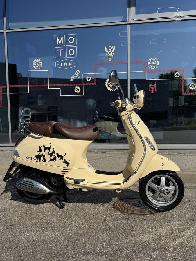 Piaggio Vespa 125cc, scooters / mopeds