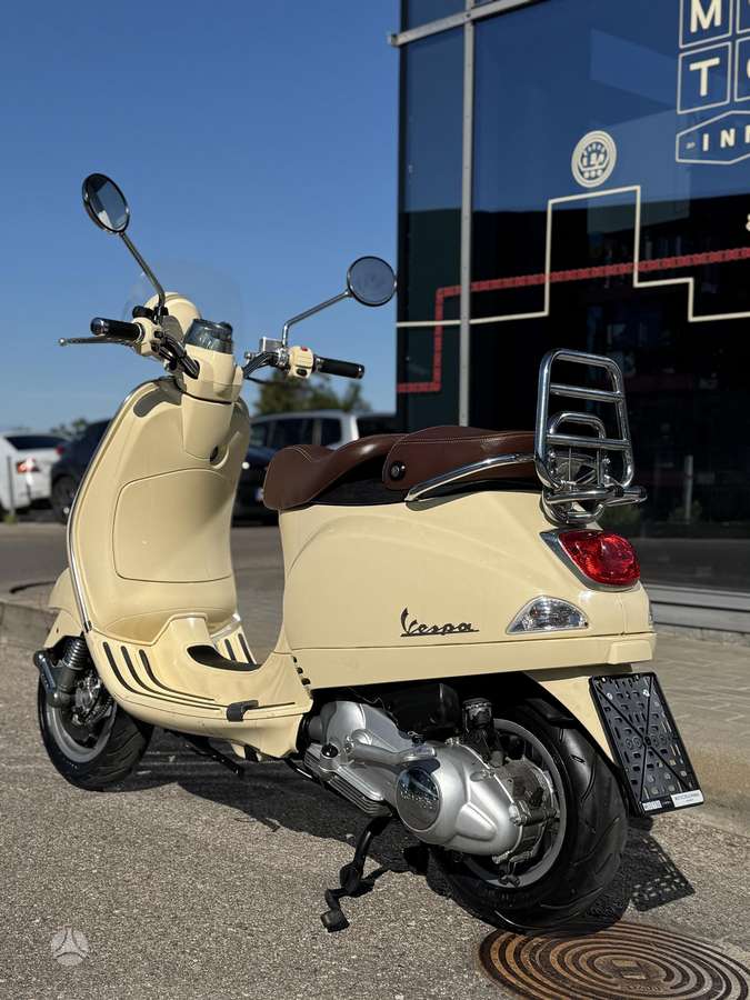 Piaggio Vespa 125cc, scooters / mopeds