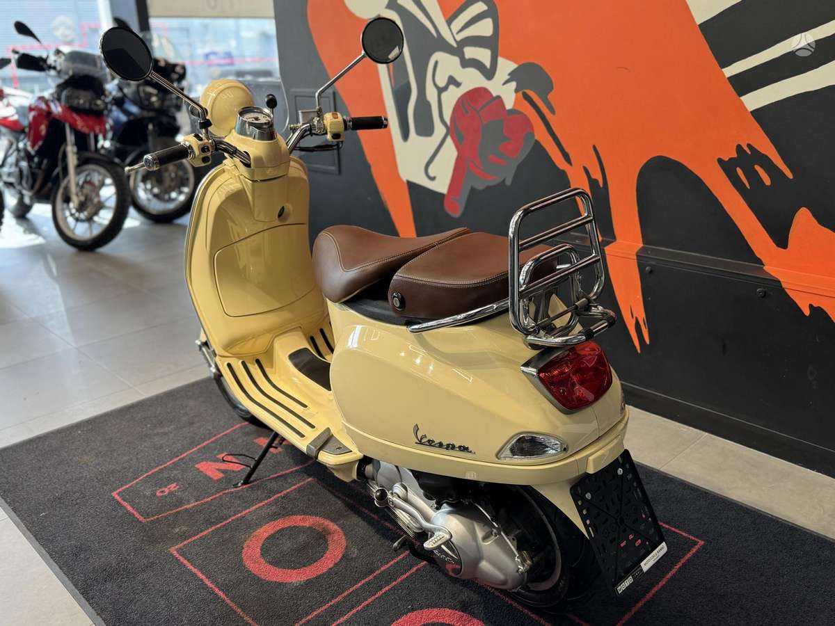 Piaggio Vespa 125cc, scooters / mopeds