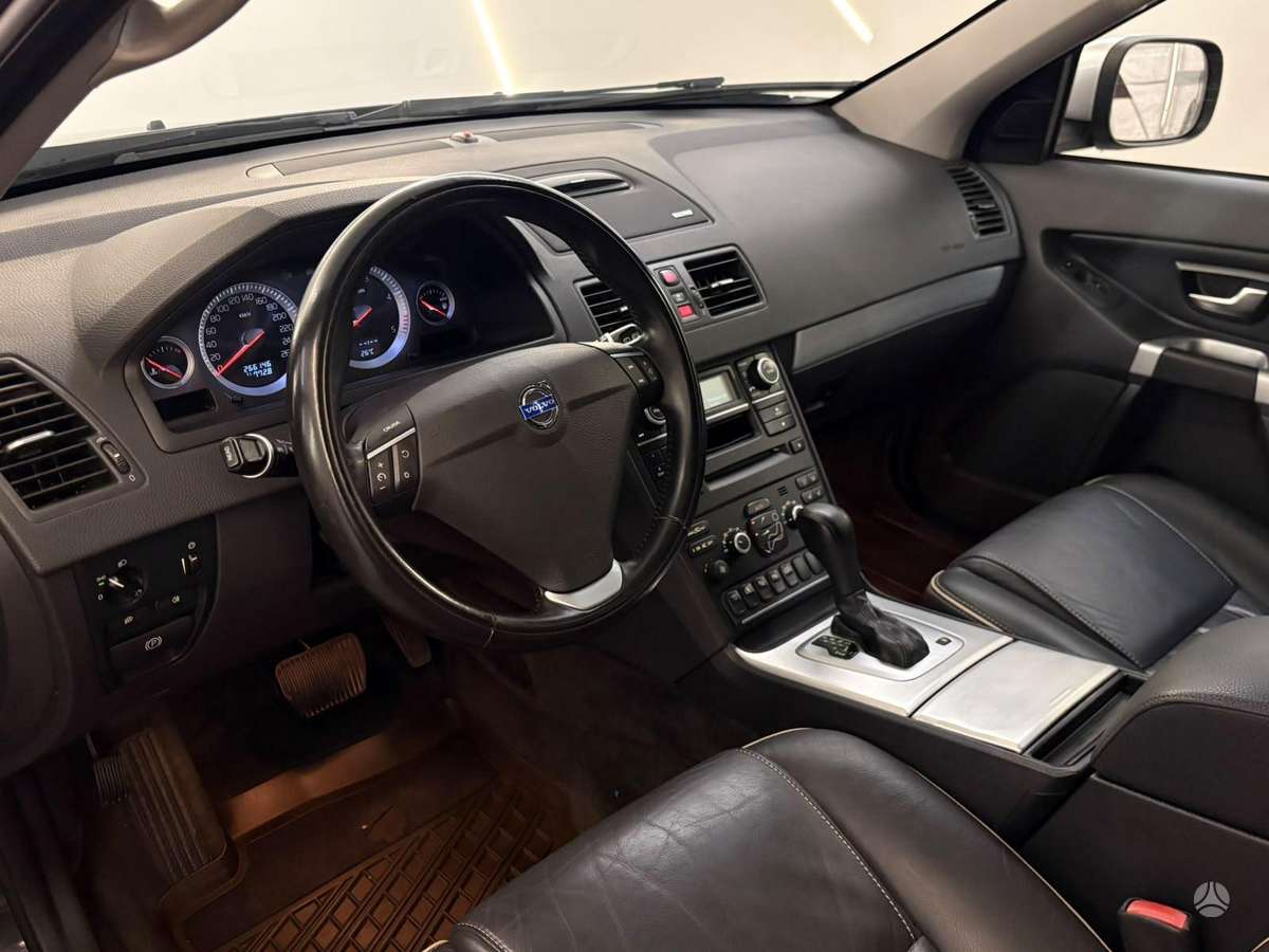 Volvo XC90 - 2