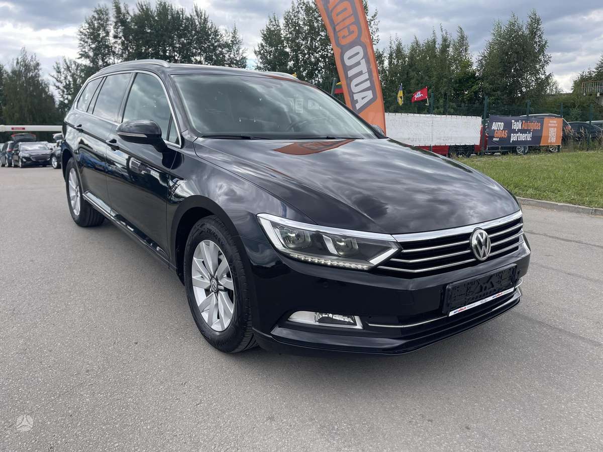 Volkswagen Passat - 1