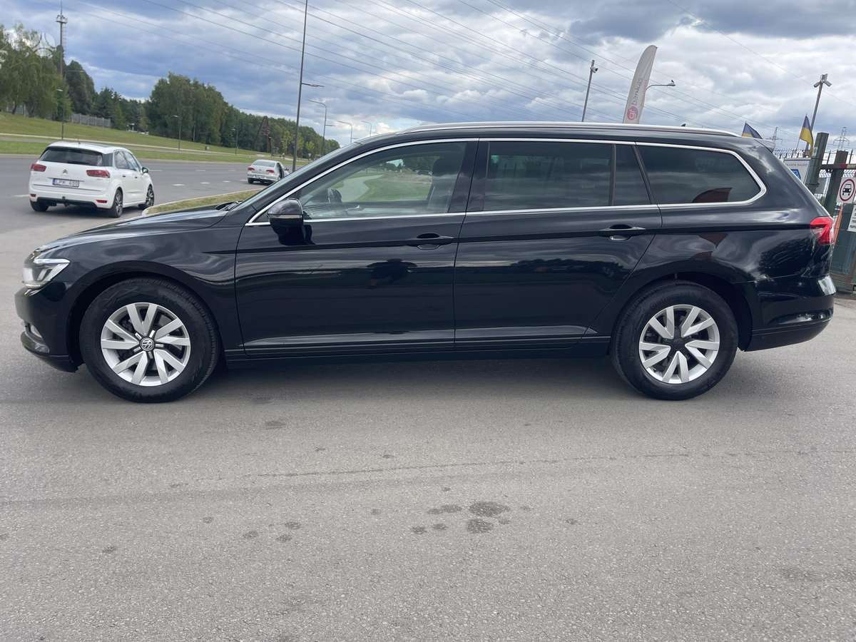 Volkswagen Passat - 8
