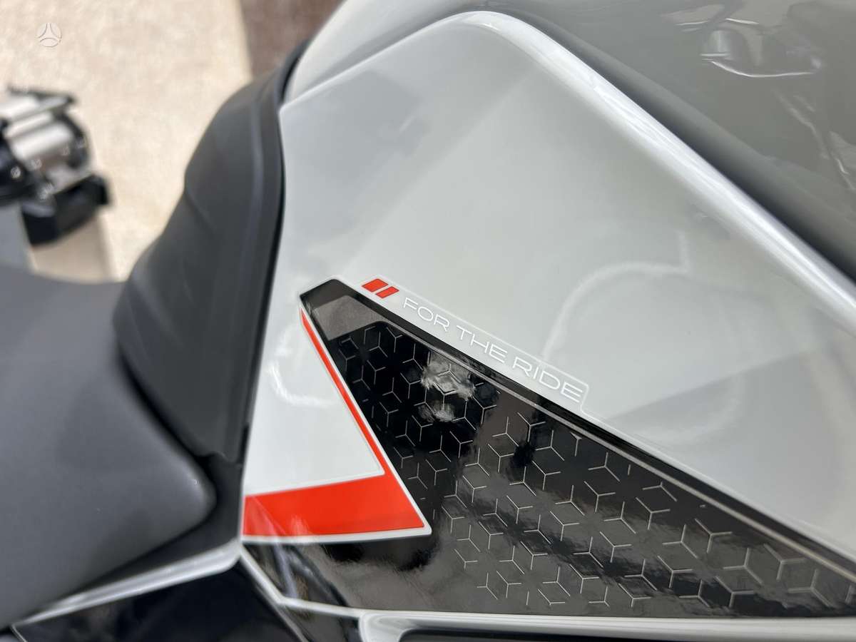 Triumph Tiger 888cc, enduro / adventure