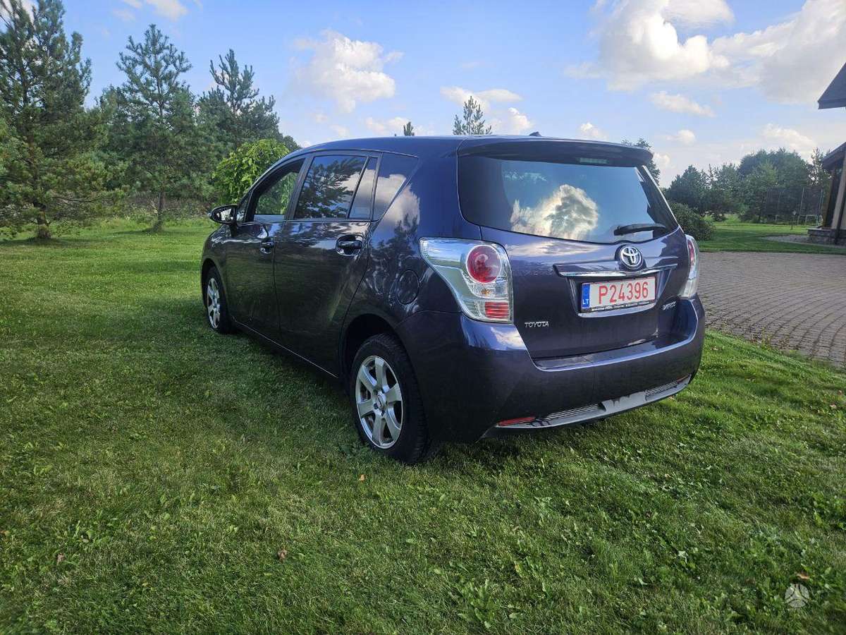 Toyota Verso - 3