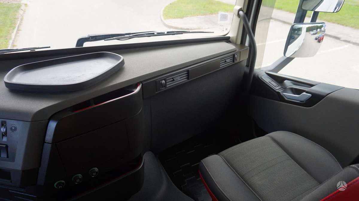 Volvo FH500, single sleeper