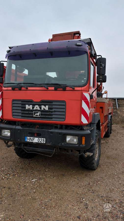 MAN T42, lift platforms