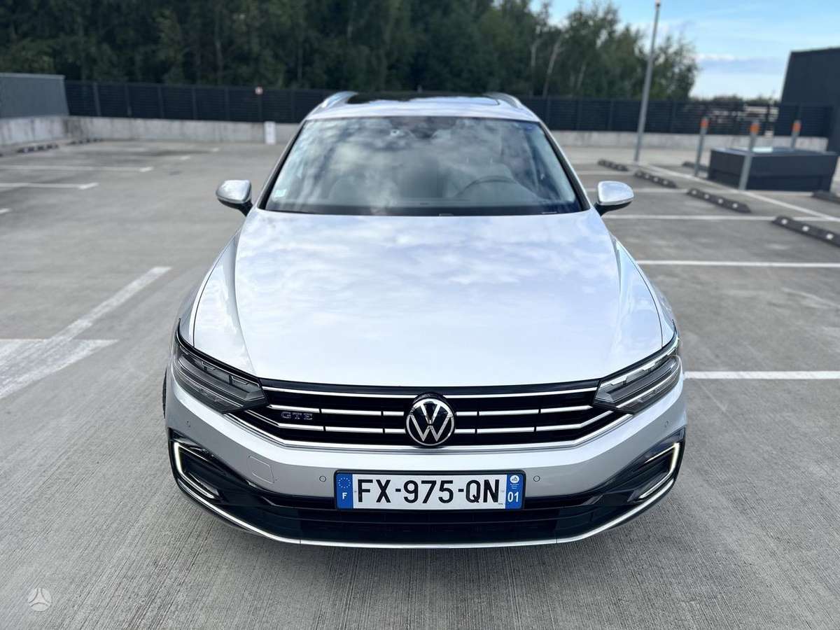 Volkswagen Passat - 4