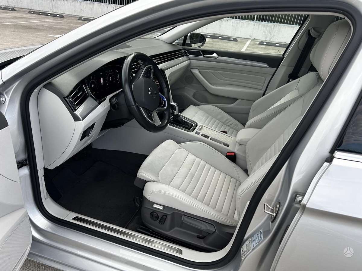 Volkswagen Passat - 2