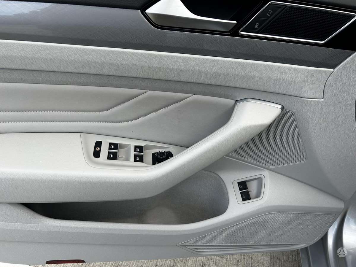 Volkswagen Passat - 11