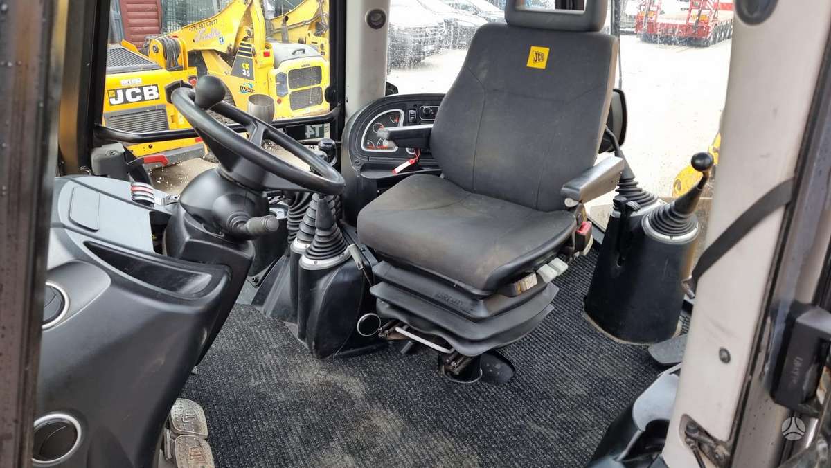 JCB 4 CX, ekskavatoriniai krautuvai