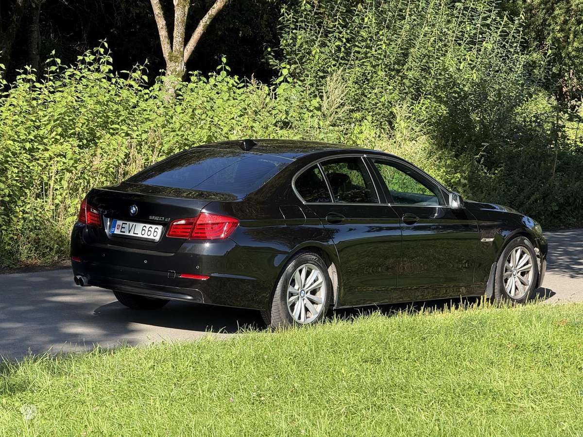 BMW 520, 2.0 l., Седан