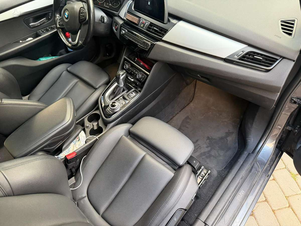 BMW 216 Active Tourer, hečbekas