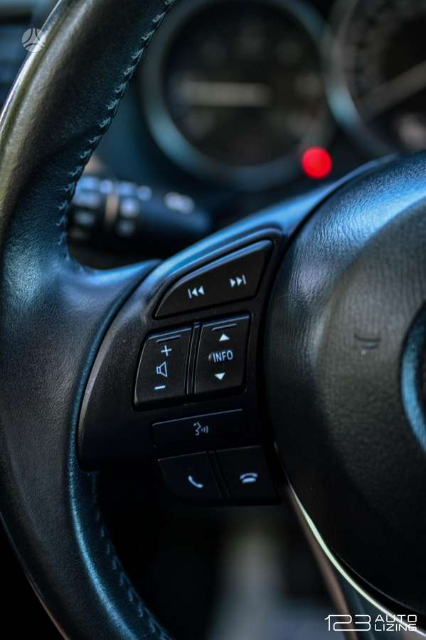Mazda CX-5, 2.2 l., off-road / crossover