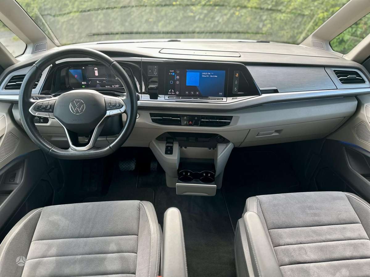 Volkswagen Multivan, 1.5 l., Минивэн