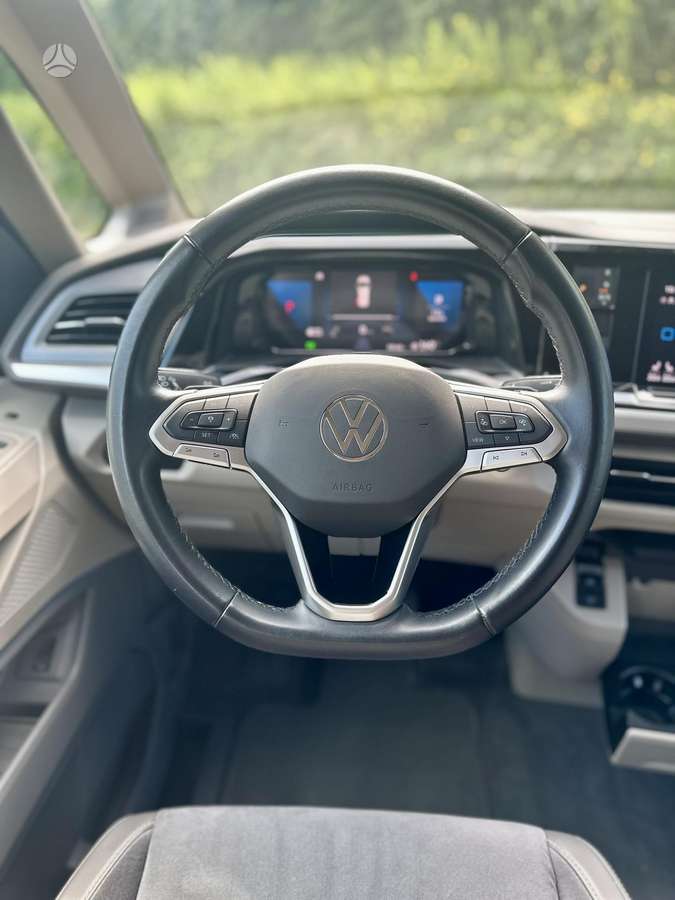 Volkswagen Multivan, 1.5 l., Минивэн