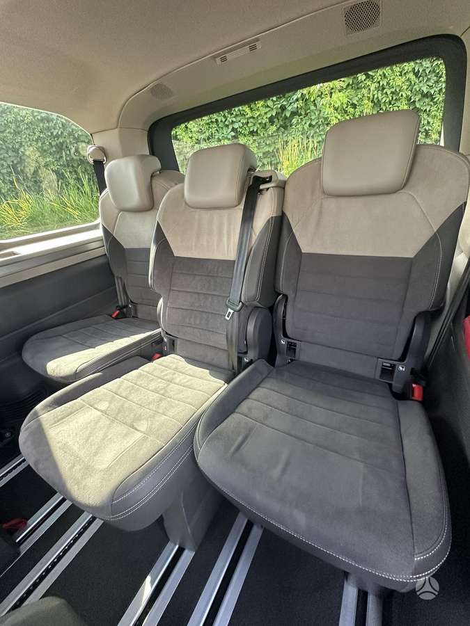 Volkswagen Multivan, 1.5 l., Минивэн