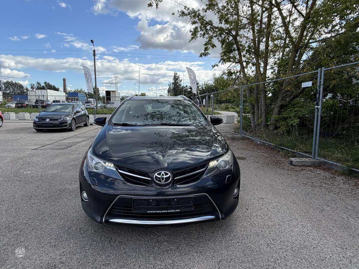 Toyota Auris, 1.6 l., Универсал
