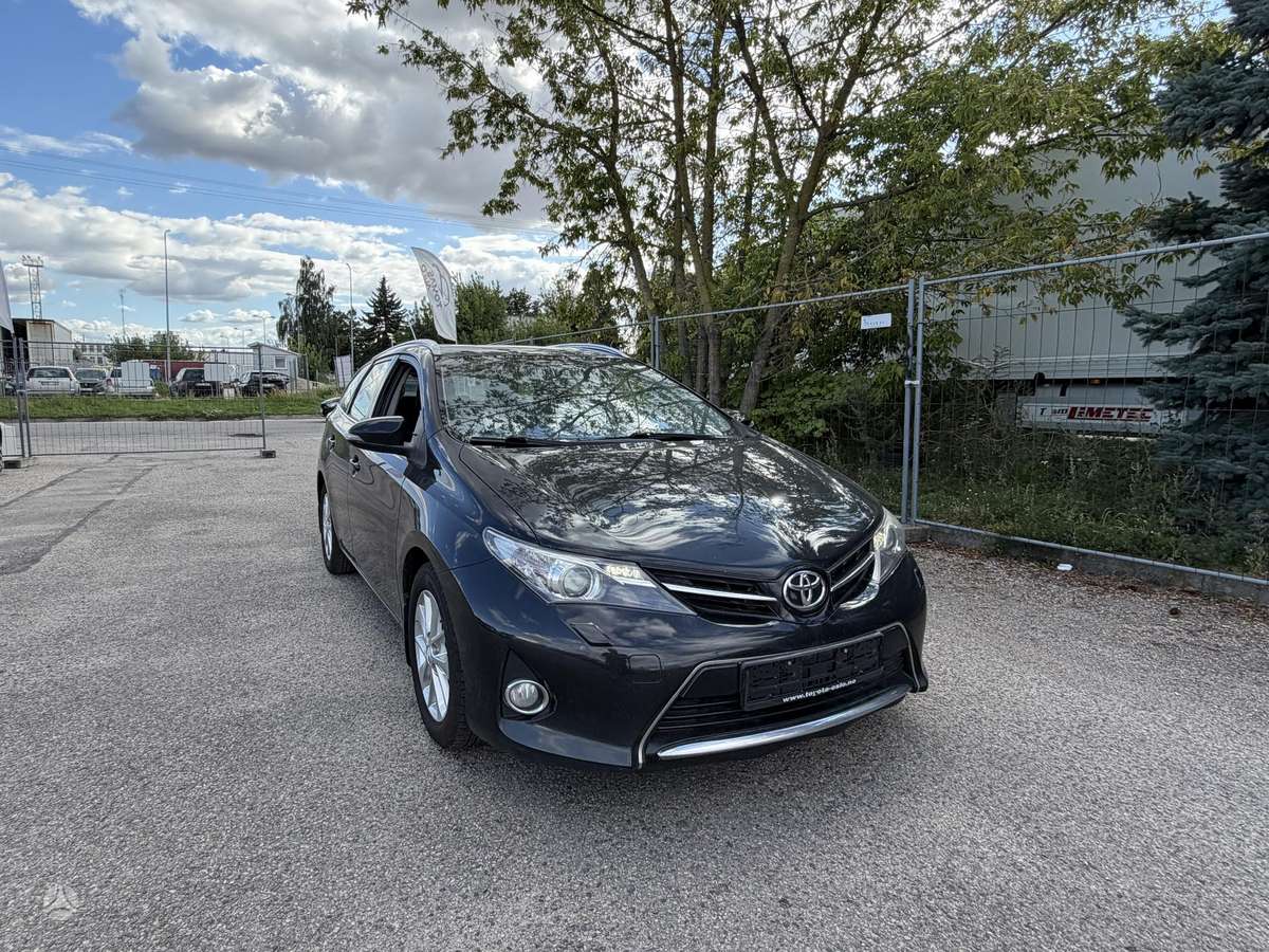 Toyota Auris, 1.6 l., Универсал