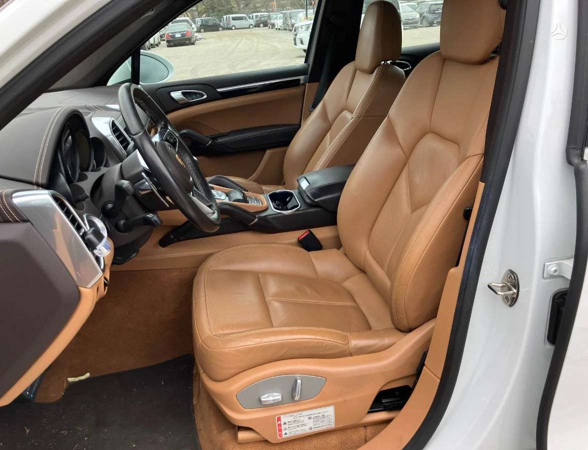 Porsche Cayenne - 5