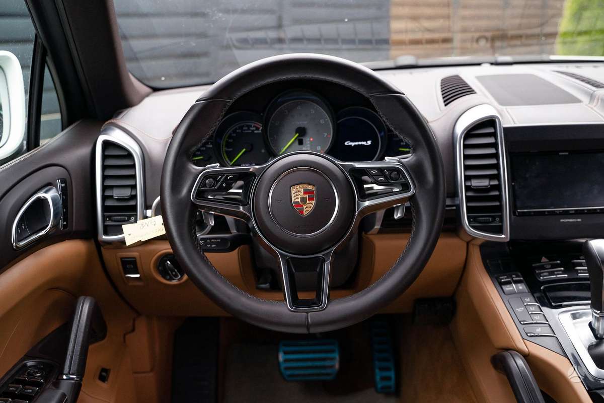 Porsche Cayenne - 3